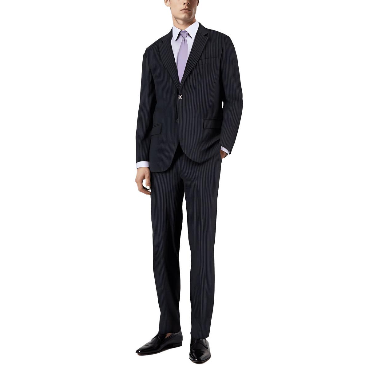 Pinstripe Anzug mit zwei Knöpfen
