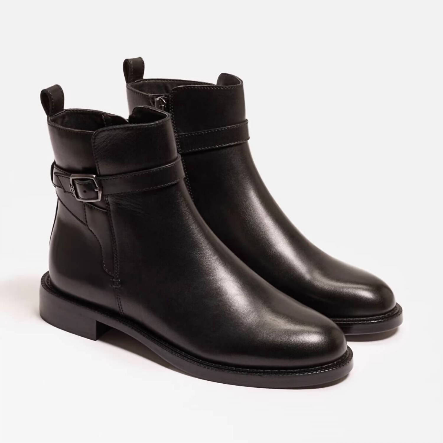 Nolynn Buckle Bootie in Schwarz