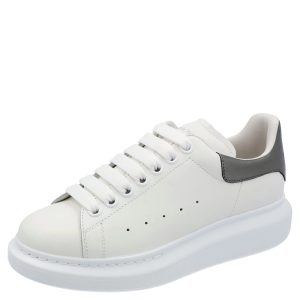 Alexander McQueen Oversize Sneaker 'Larry' für Damen in Weiß/Schwarz