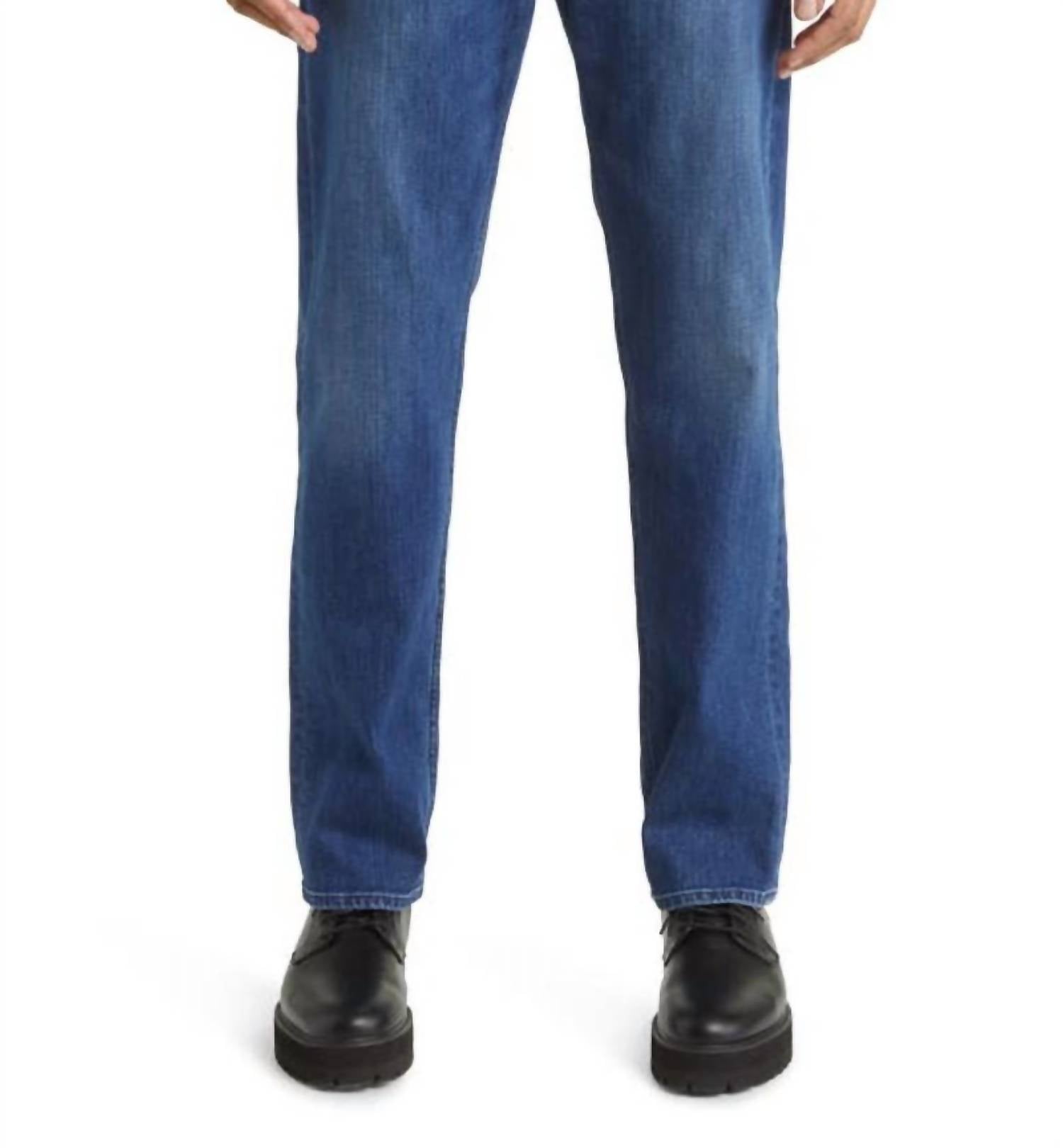 Die Straight Jean in Grovedale