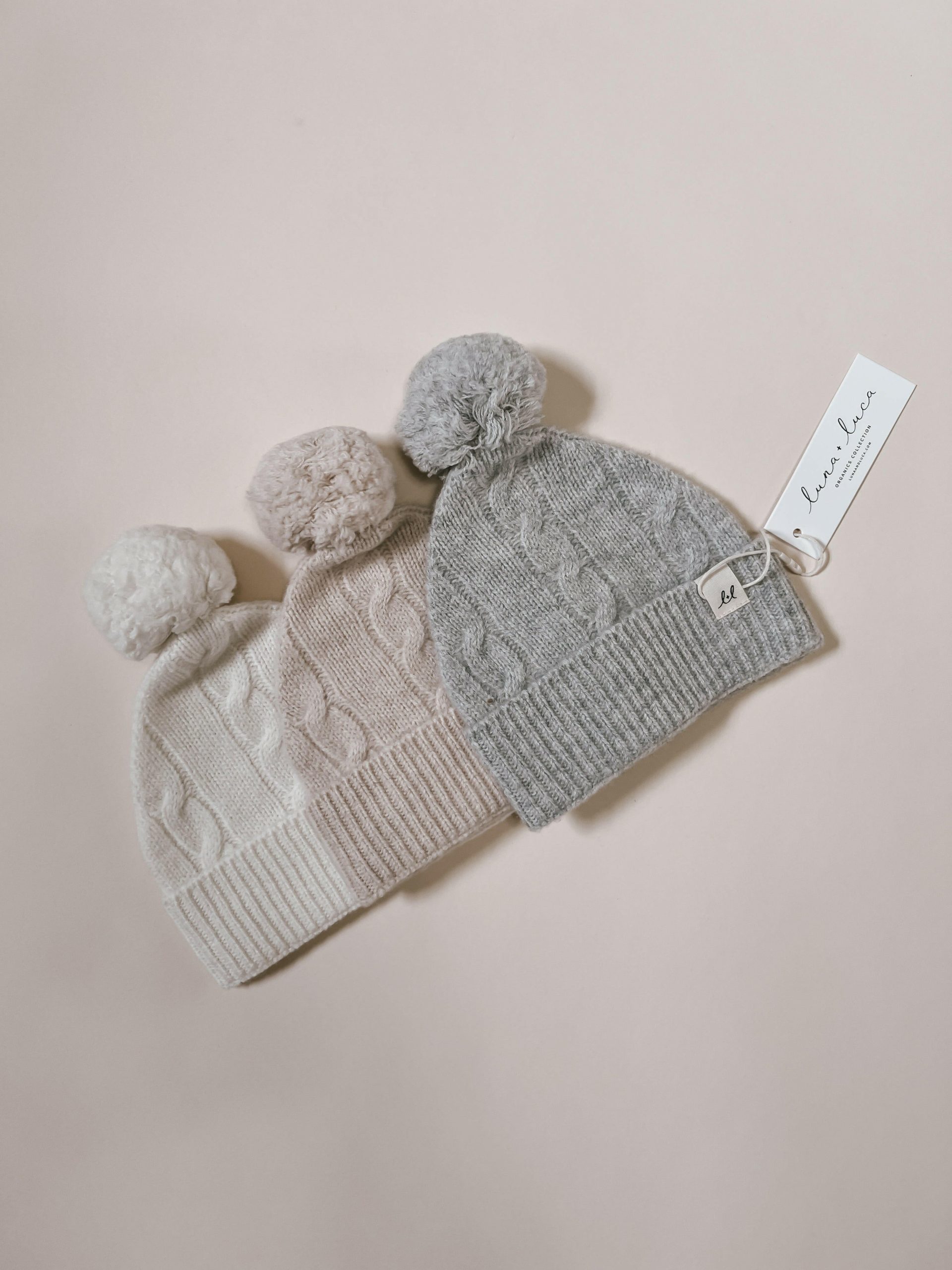 Luna + Luca Cable Strick Pom Mütze – Schwarz