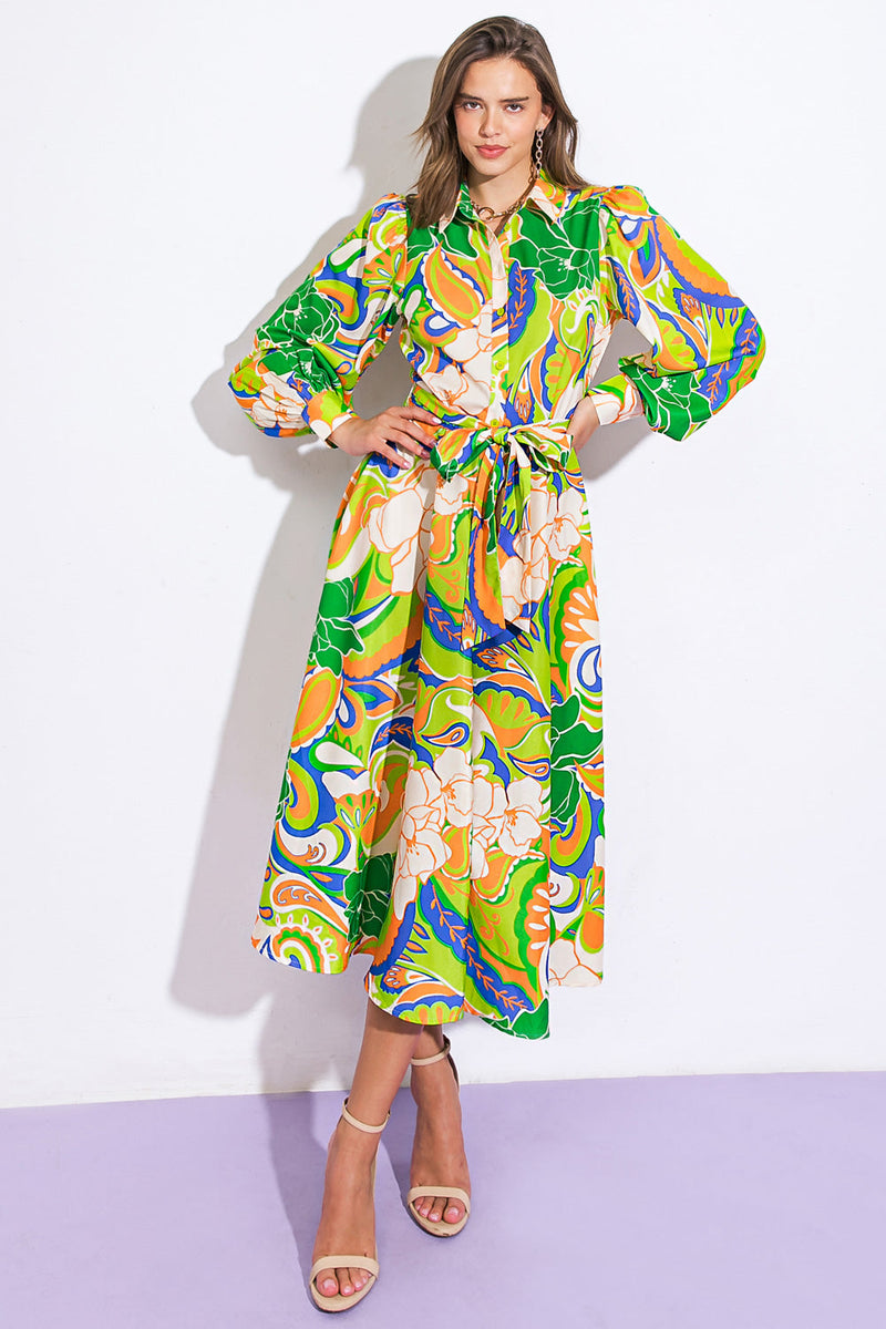 Wünschbarer Stil mit MIDI-KLEID
