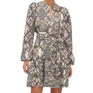 Preston-Kleid mit Opalmedaillon
