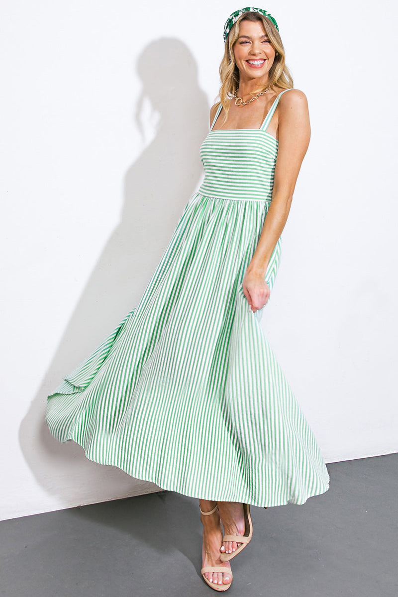 ATTRACTING sieht aus wie gewebt MIDI Kleid