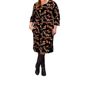 Lallie 3/4 Sleeve Kleid mit Taschen – plus Größe in schwarzen trockenen Blättern