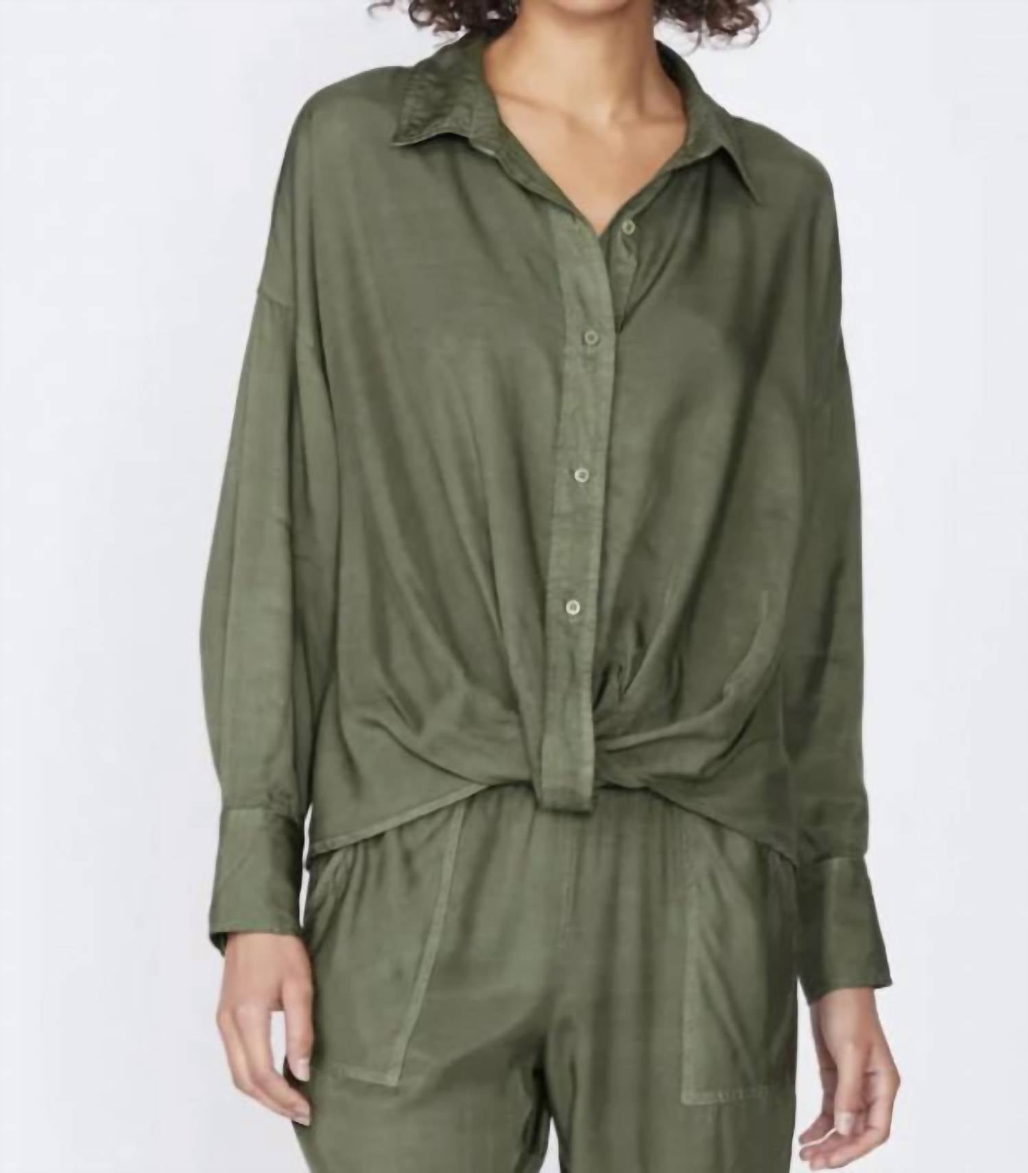 Viskose Satin Vorderseite Twist Top in Artischocke