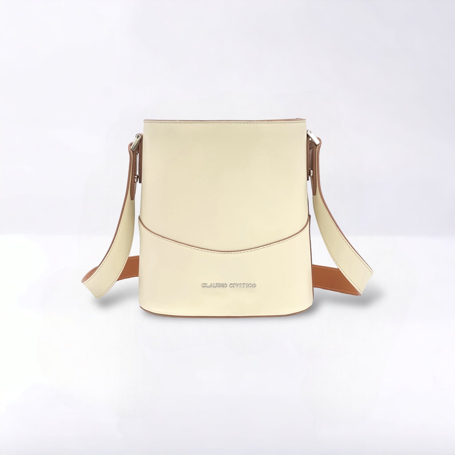 Elfenbeinfarbene Beuteltasche