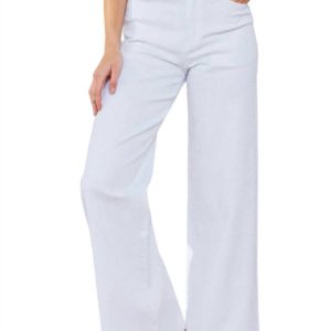 Kinsley Mid Rise Ultra Flare Jeans in le blanc