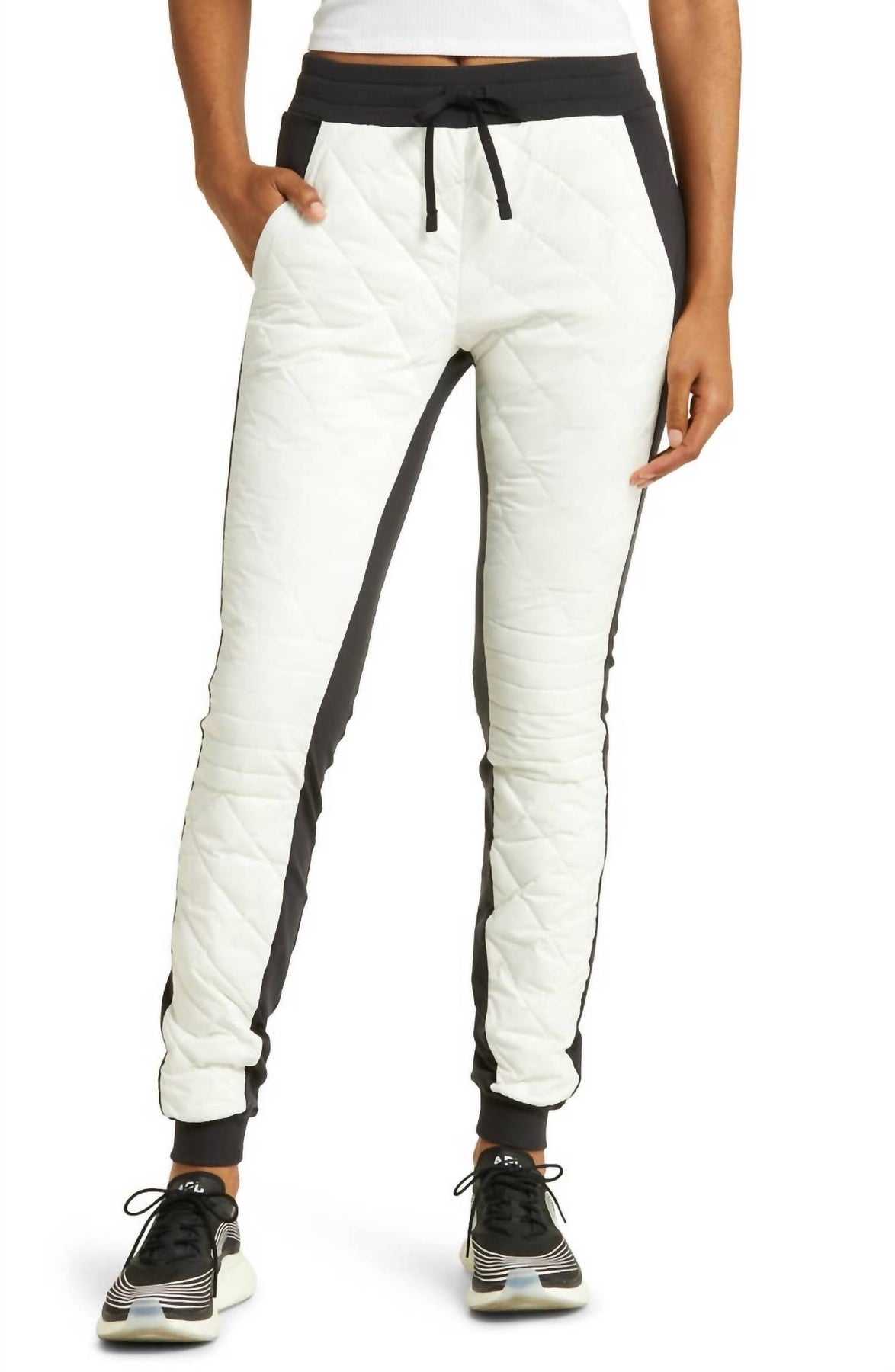 Warme Airbrush High-Waist Moto Pufferhose in Schwarz/Elfenbein