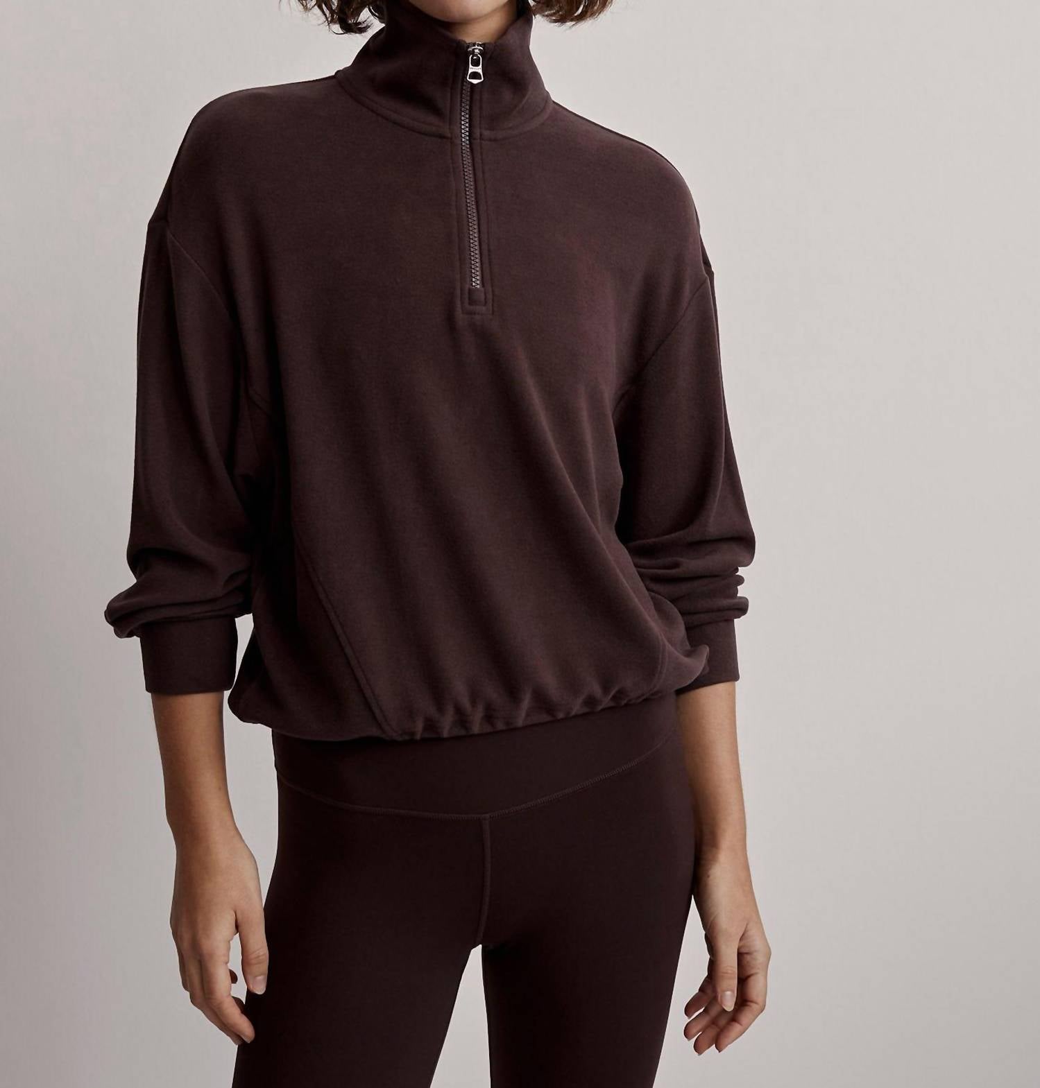 Collett Midlayer Sweatshirt mit halbem Reißverschluss in Kaffeebohnen