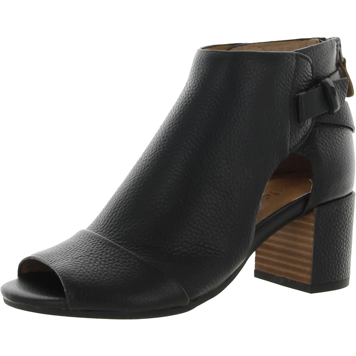 Schwarze Leder Pumps von CHARLENE SHOOTIE
