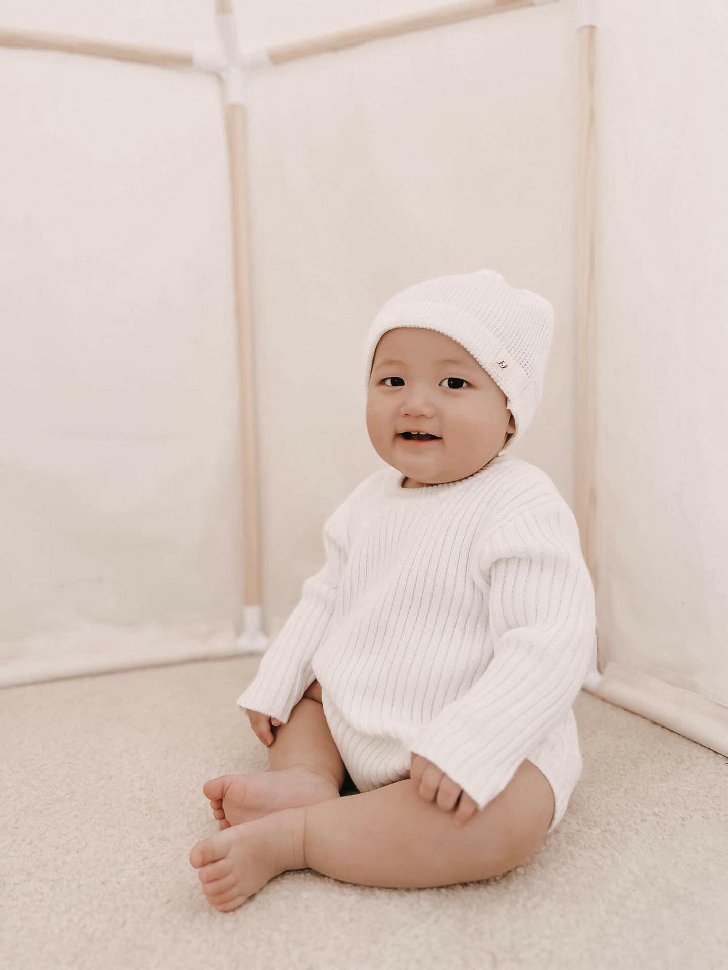 Luna + Luca Geknoteter Hut – Weiß