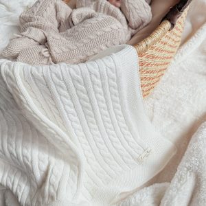 Luna + Luca Cable Strick Babydecke – weiß