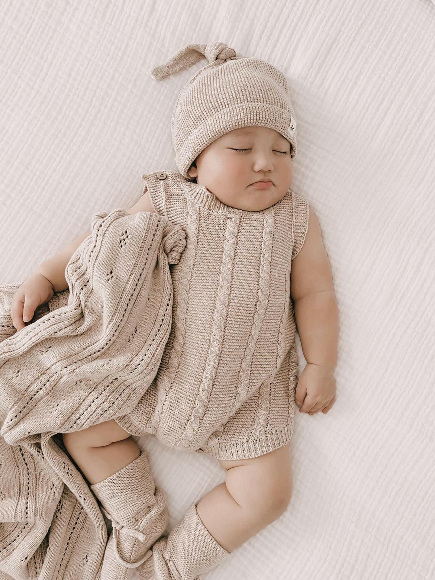 Luna + Luca Cable Strick Sommer Strampler – Heather Beige