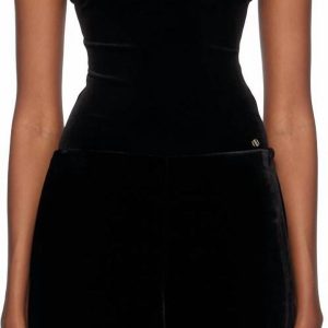 Alissa Body in Schwarz