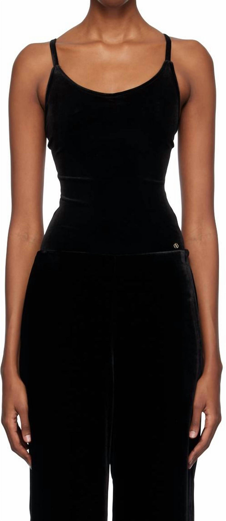 Alissa Body in Schwarz