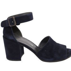 Stuart Weitzman Soho Gal Block Sandalen in dunkelblauem Wildleder