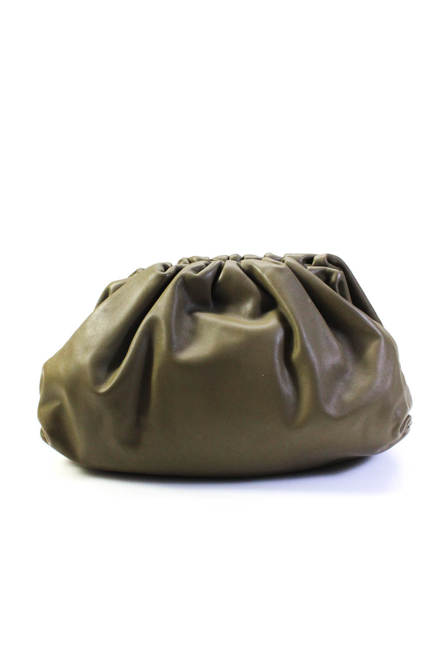 Bottega Veneta Damen The Pouch Leder Clutch Handtasche dunkel olivgrün