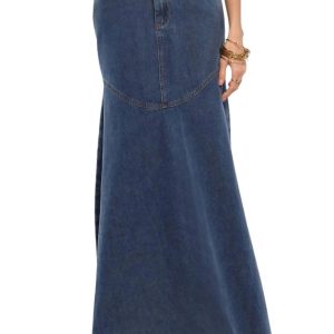 Adelyn Rock im Denim