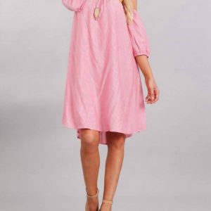 Stripe Off The Shoulder Kleid in rosa 7764883996732