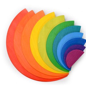11 Stk großer hölzerner Regenbogen, der Halbkreise stapelt Baubretter, die in Primärfarben eingestellt sind