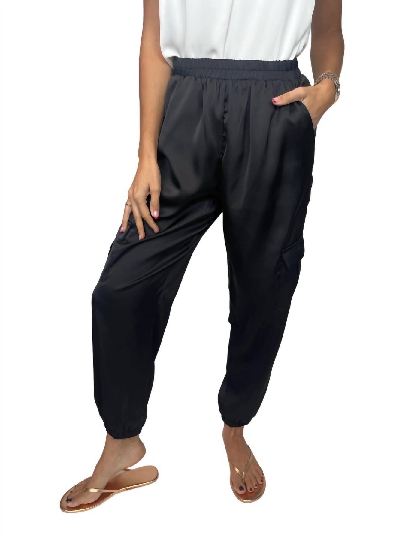 Satin Cargo Joggers in Schwarz