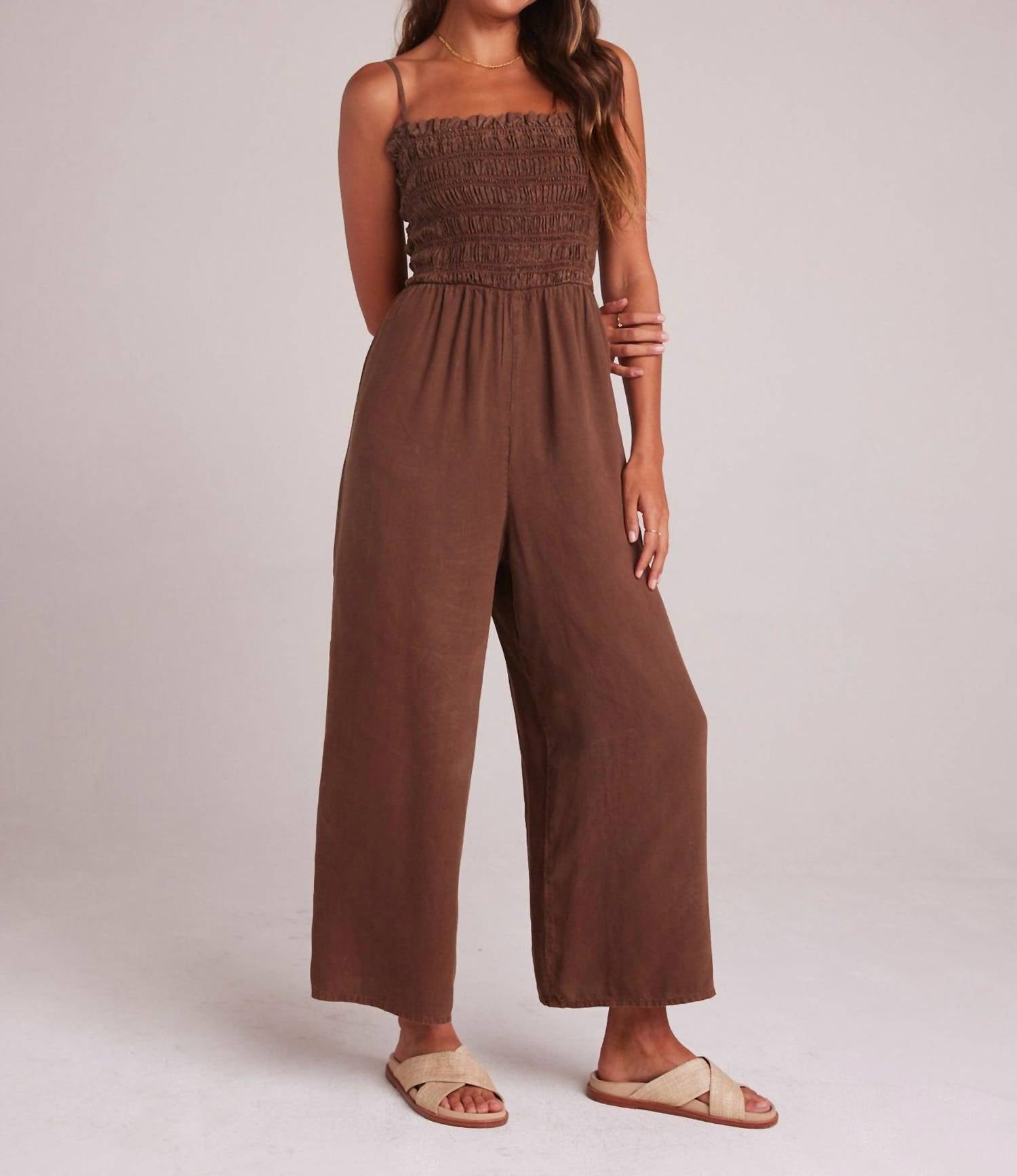 Weites Bein Smocked Rüschen Jumpsuit im botanischen Braun