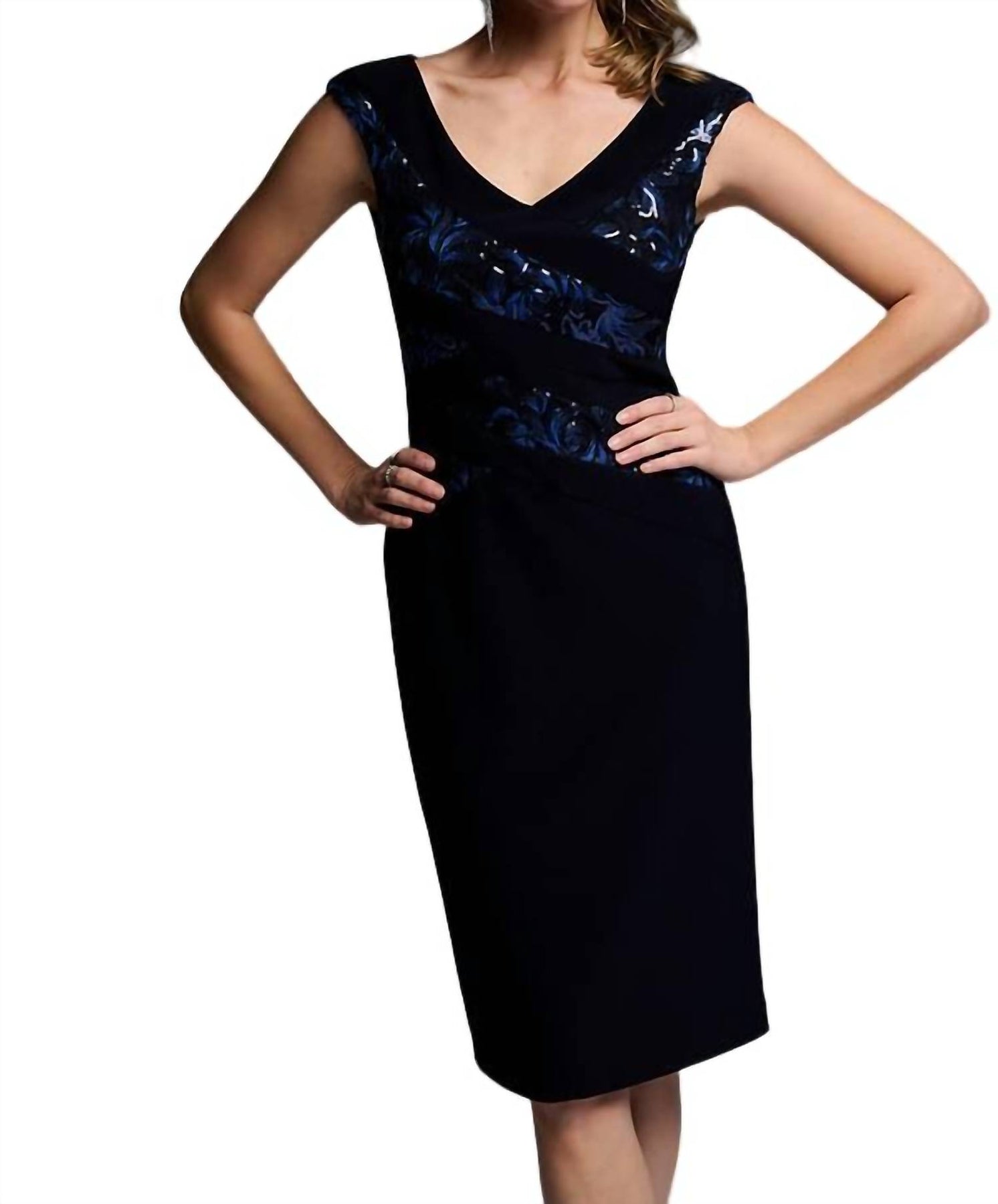 Kleid mit Pailletten-Applikation in Schwarz