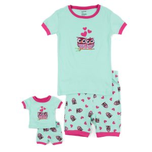 Mädchen und passende Puppe kurze Pyjamas Eule