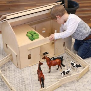 Amish-Made große hölzerne Hip-Roof Scheune Spielzeug, unvollendet