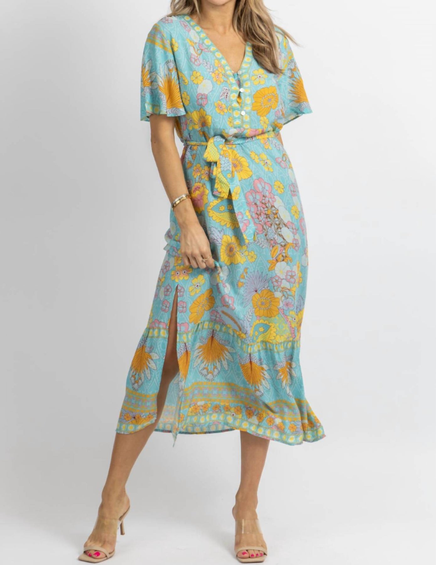 Midikleid mit Schmetterlingsärmeln in hellblauem mit Blumenmuster