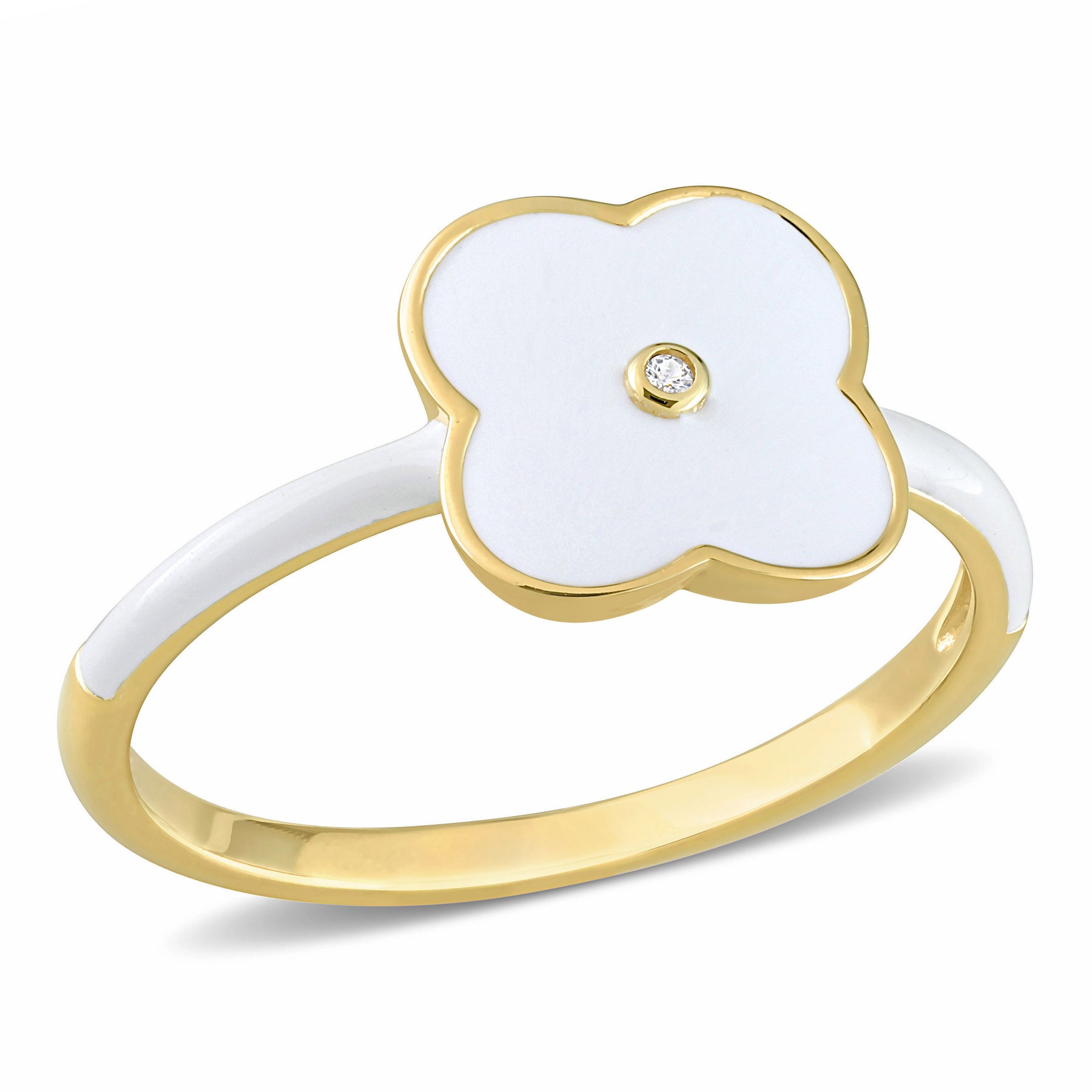 Mimi & Max kreierten einen weißen Emaille-Ring mit weißem Saphir und Blumenmuster aus gelb plattiertem Sterlingsilber