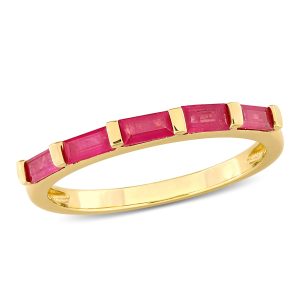 Mimi & Max 4/5ct TGW Fünf-Stein-Rubin-Modering aus 10-karätigem Gelbgold