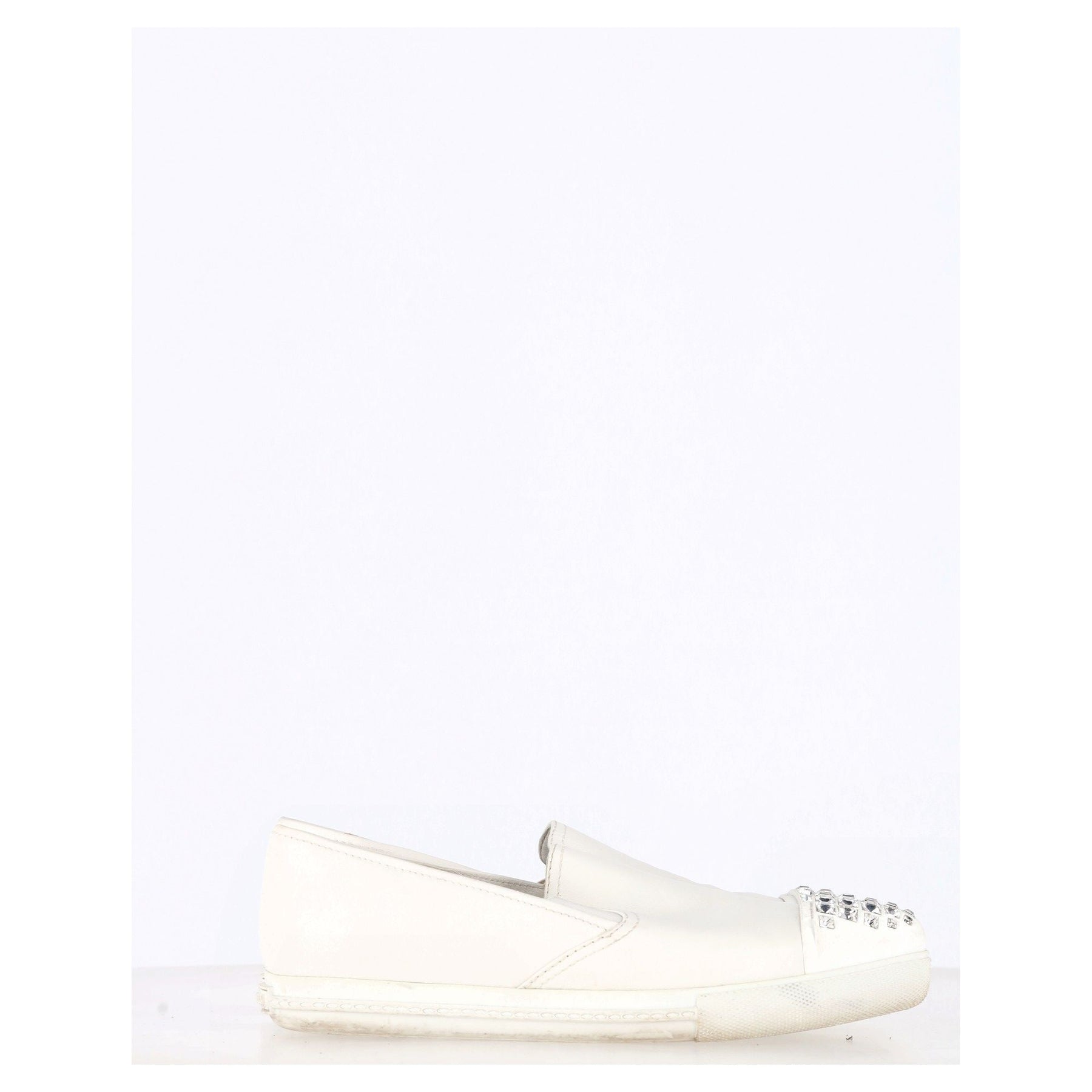 Miu Miu Verzierte Slip-On Sneaker aus weißem Leder