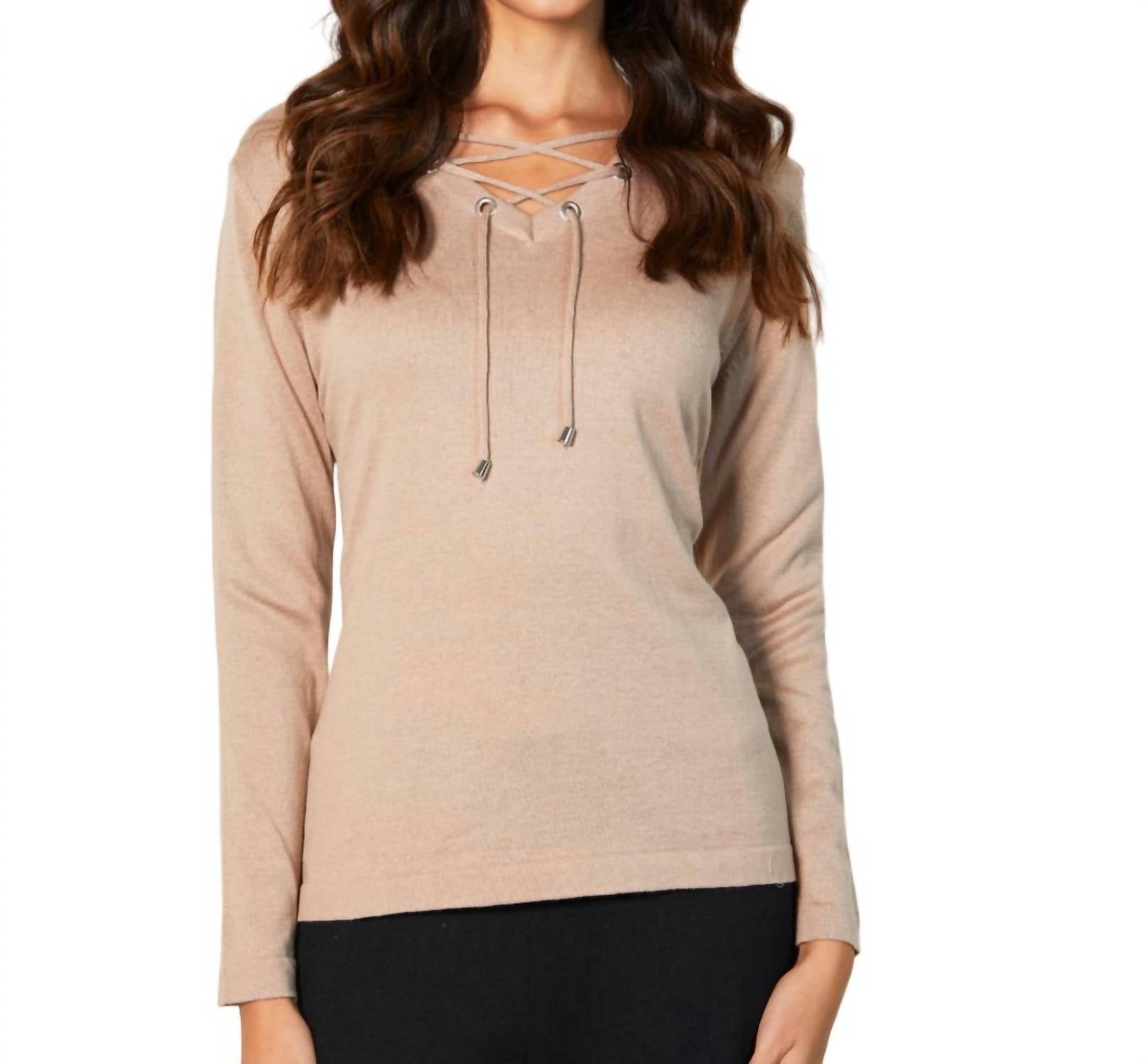 V-Ausschnitt Grommet Top in Sand
