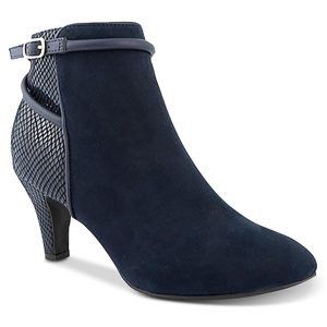 Melinaa Stiefeletten aus Kunstleder aus Mandeln