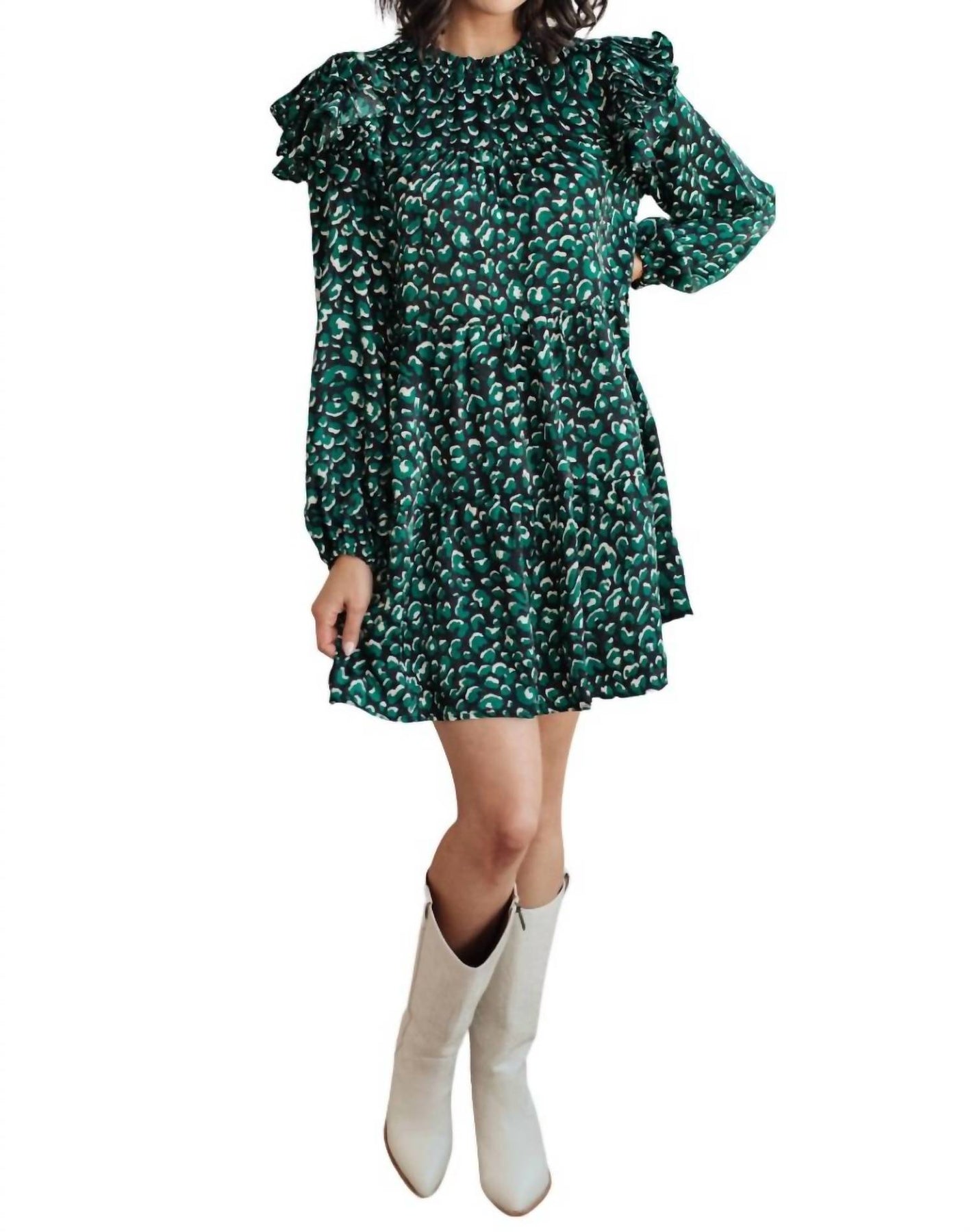 Rechts als Regen Rüschen Detail Kleid im Wald