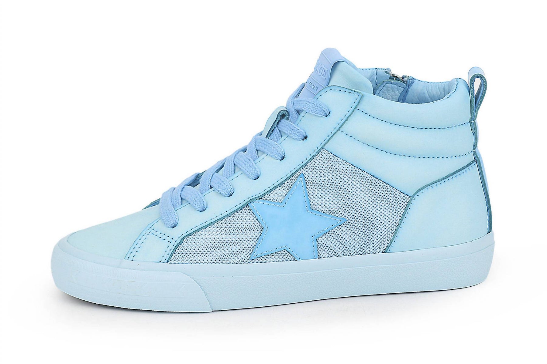 Serious High Top Sneaker im Himmel