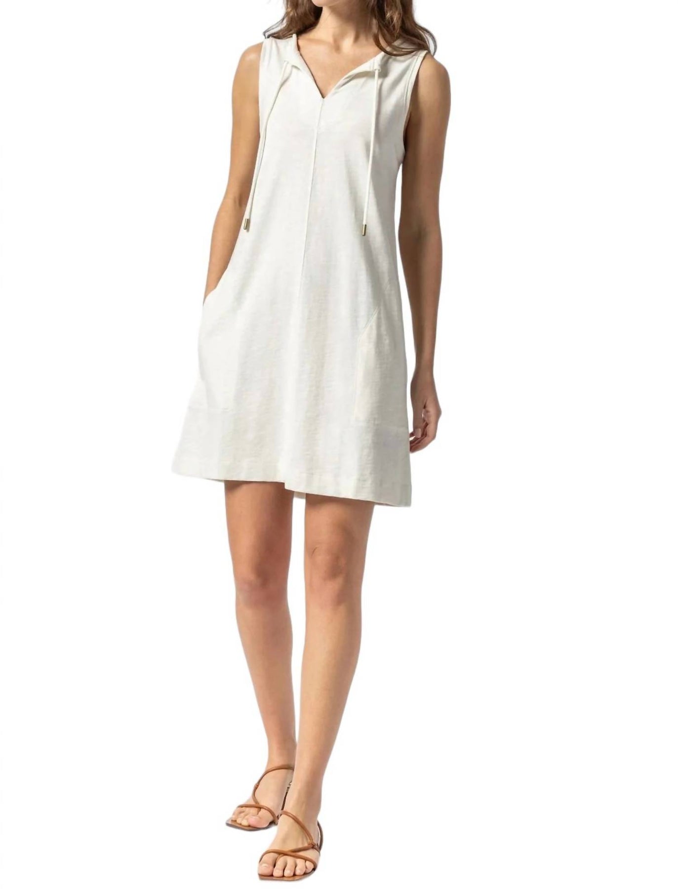 Ärmelloses Kleid mit Schlitz in Ecru