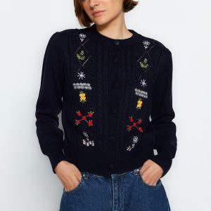 Trendyol Regular Strickjacke für Damen