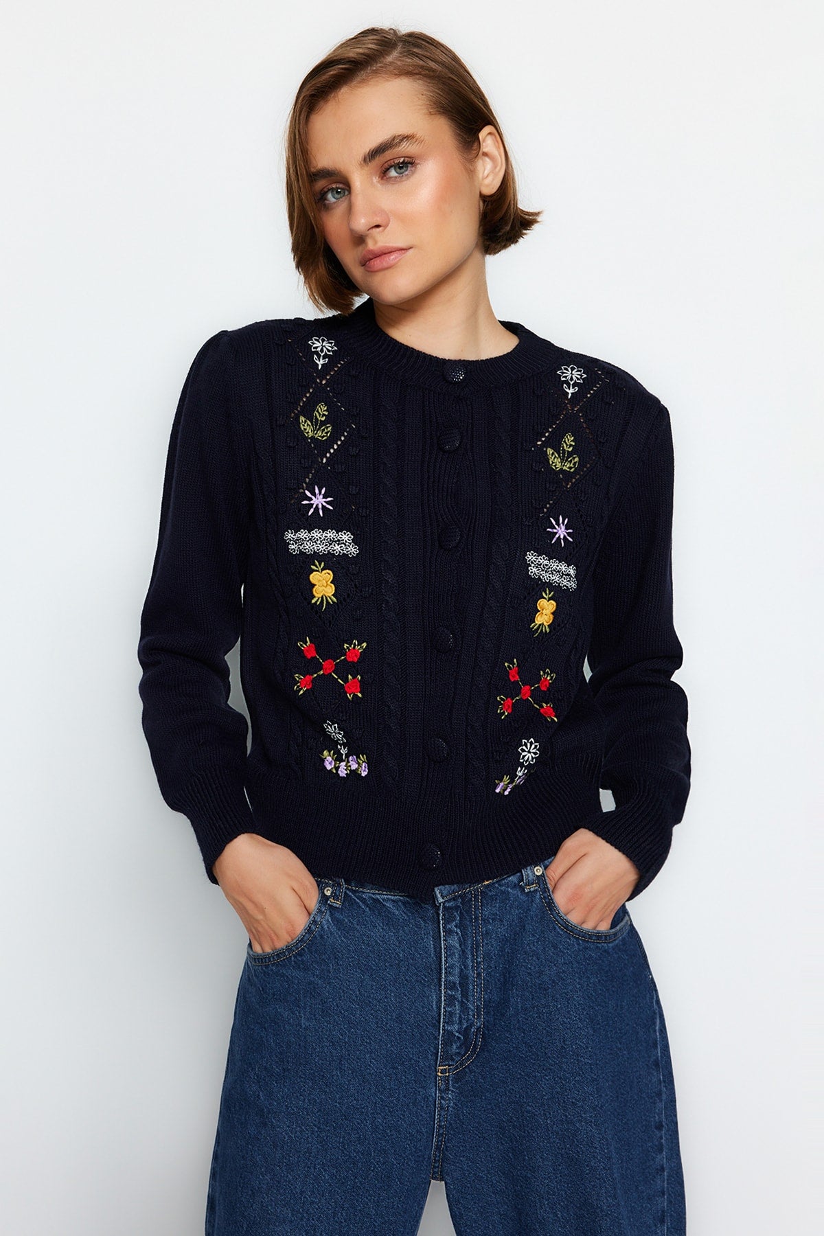 Trendyol Regular Strickjacke für Damen