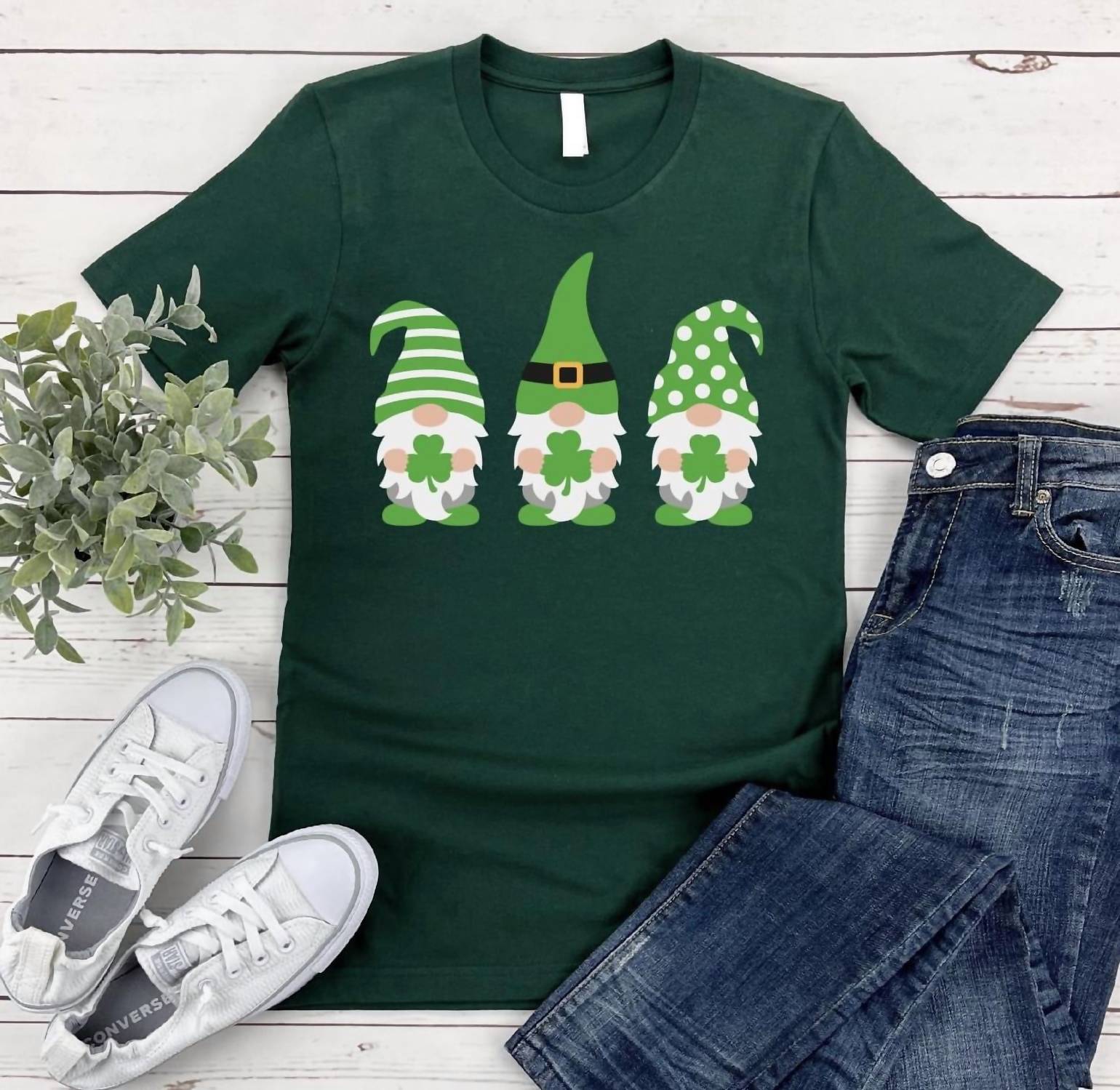 Lucky Gnomes Tee in Grün