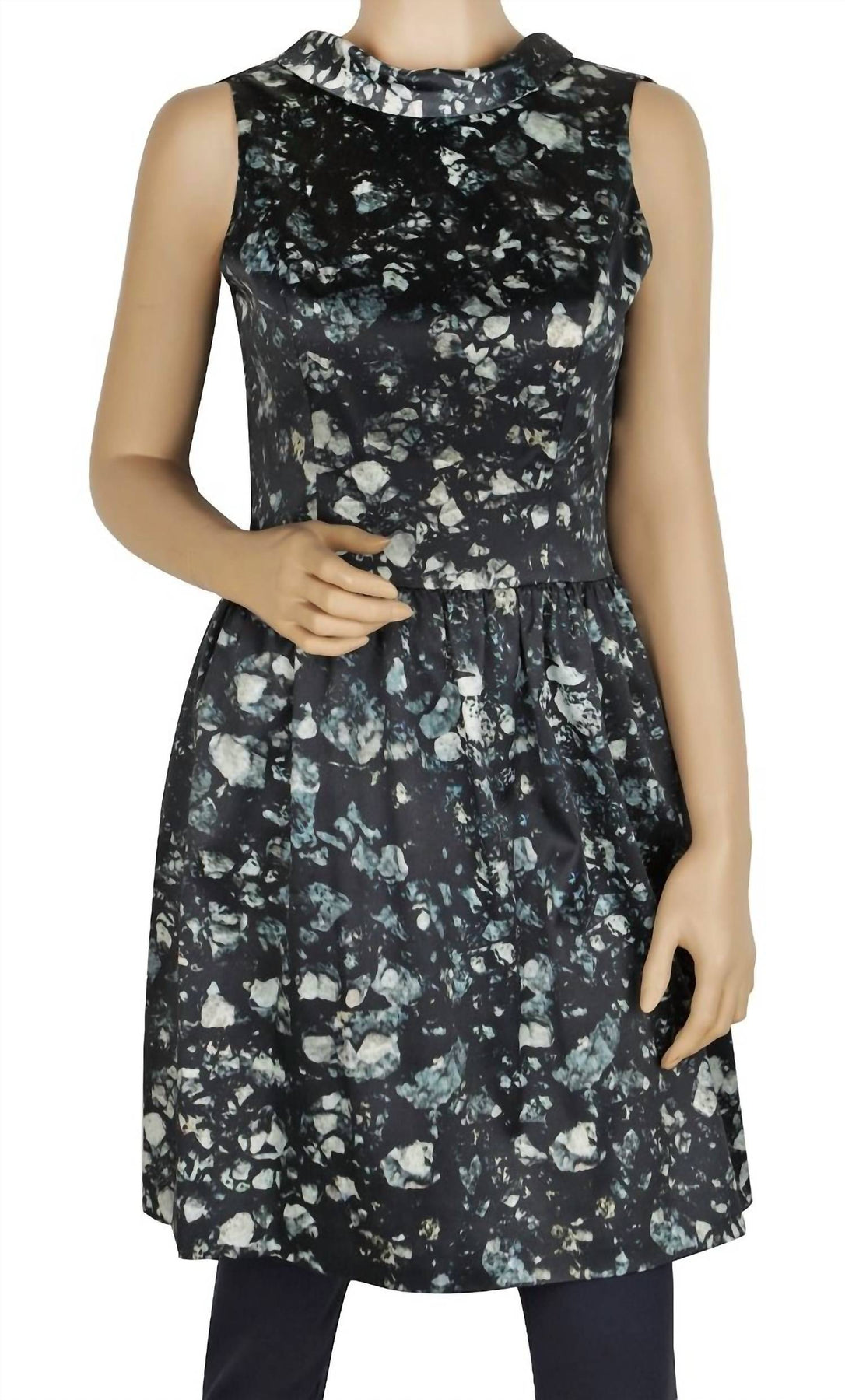 Offener Rücken ärmelloses Kleid in grün mit Blumenmuster