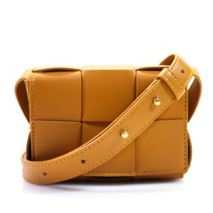 Bottega Veneta Damen Süßigkeiten Kassette Intrecciato Leder Umhängetasche Hellbraun