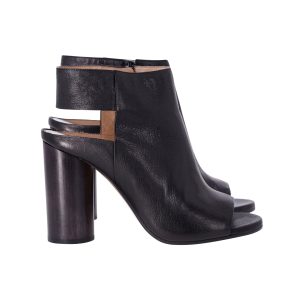 Maison Margiela Cut-out Leder Stiefeletten aus schwarzem Leder – 7766665789500