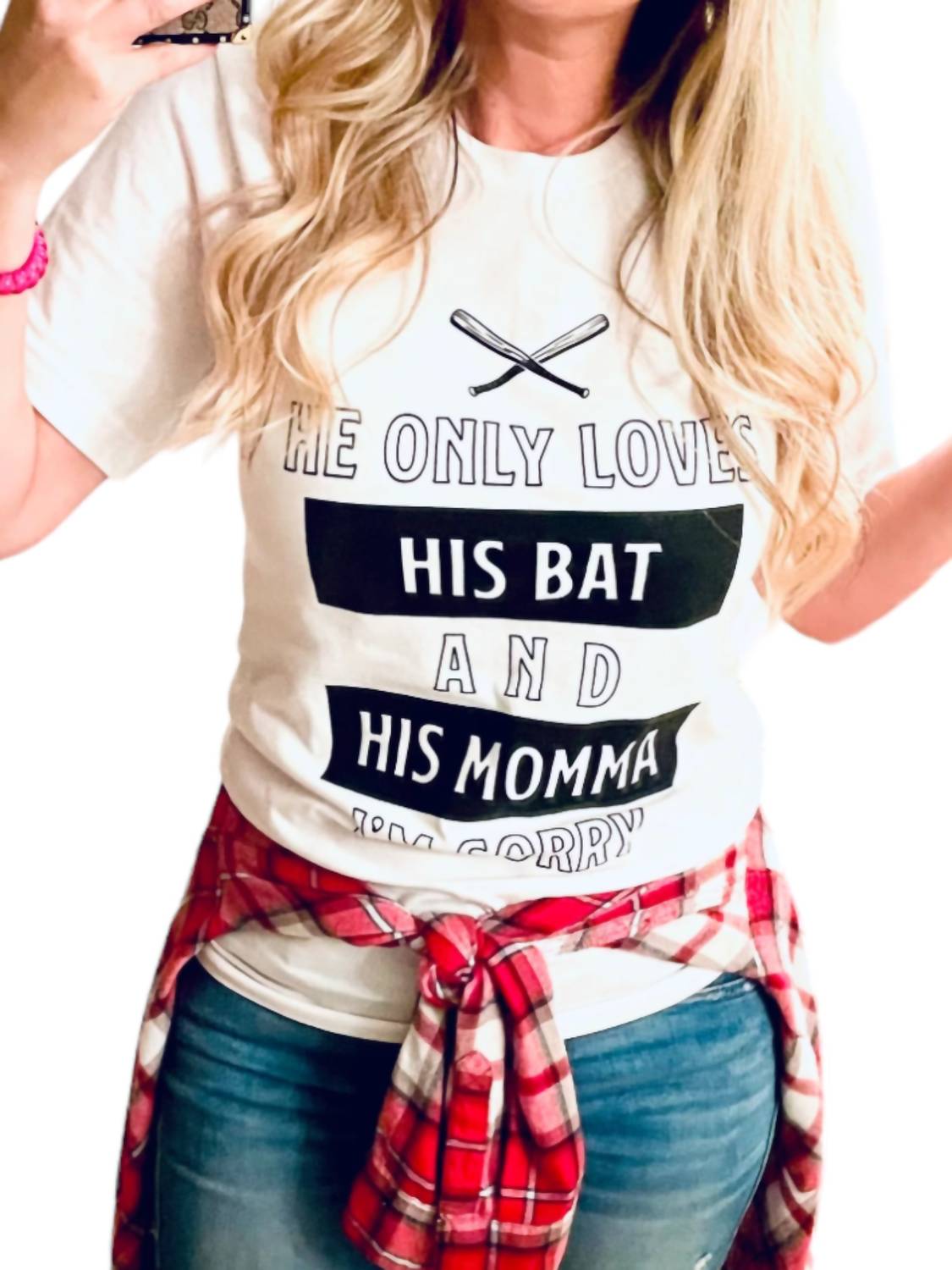 Er liebt nur seine Fledermaus und seine Mama Tee in weiß