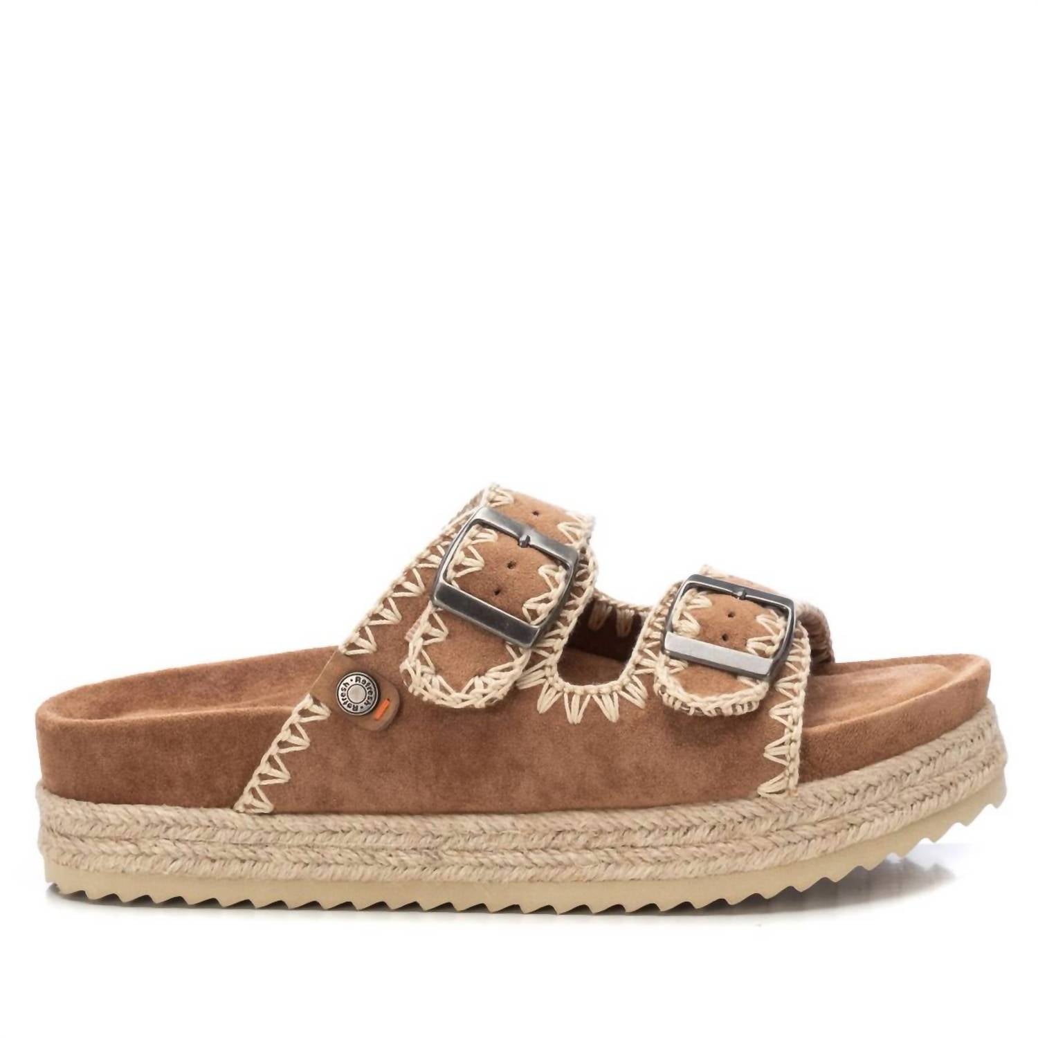 Flache Sandalen für Damen in Camel