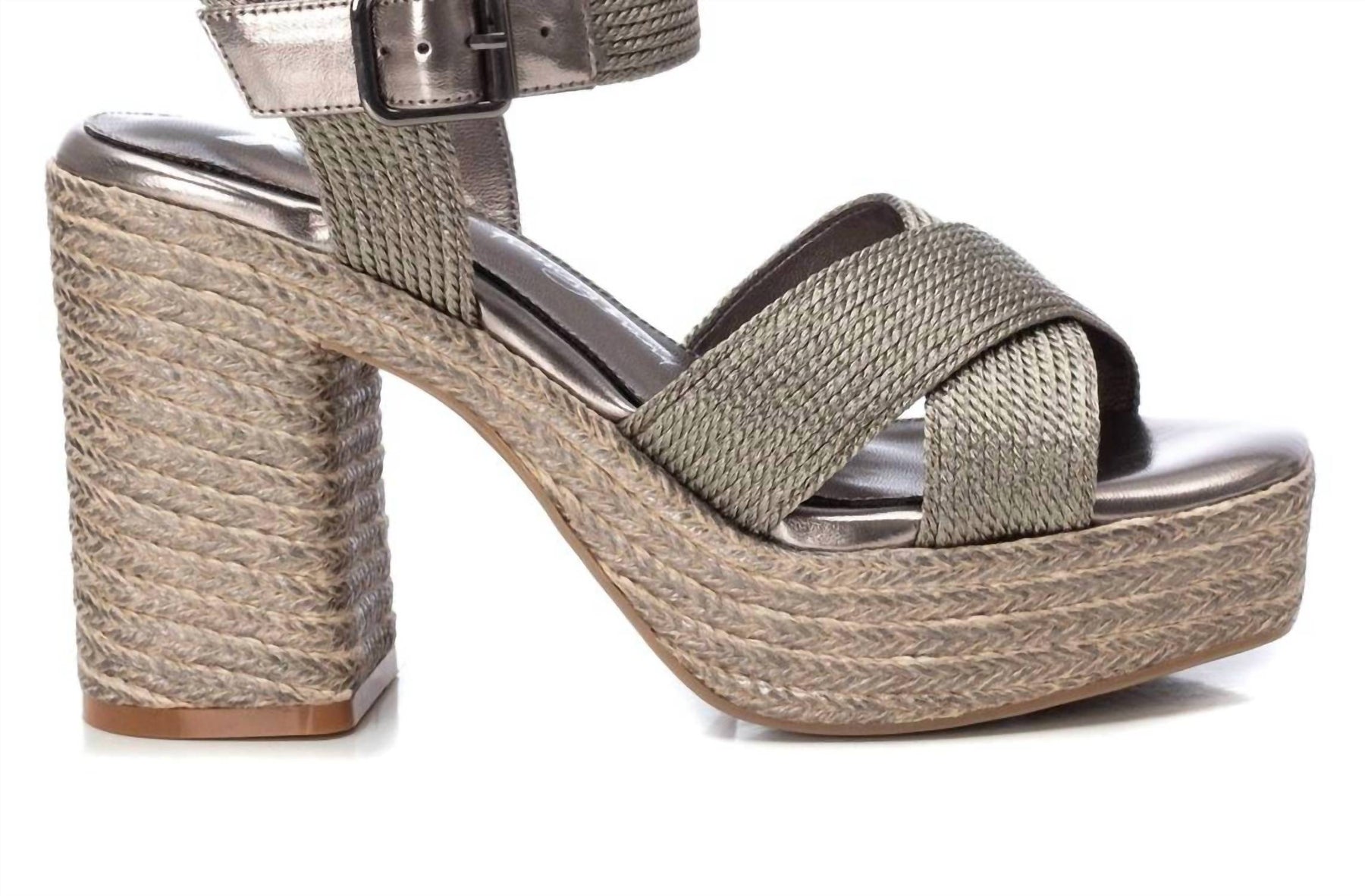 Damen Sandale in Plumb mit Absatz