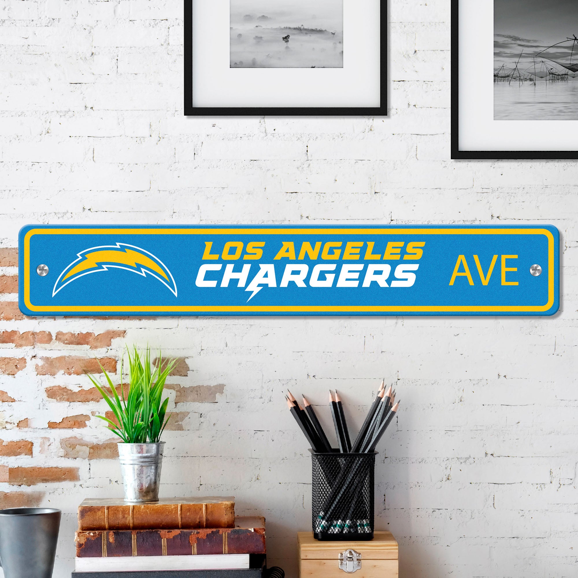 Fanmats Los Angeles Chargers Team Farbe Straßenschild 4 "X 24" Leichtgewicht