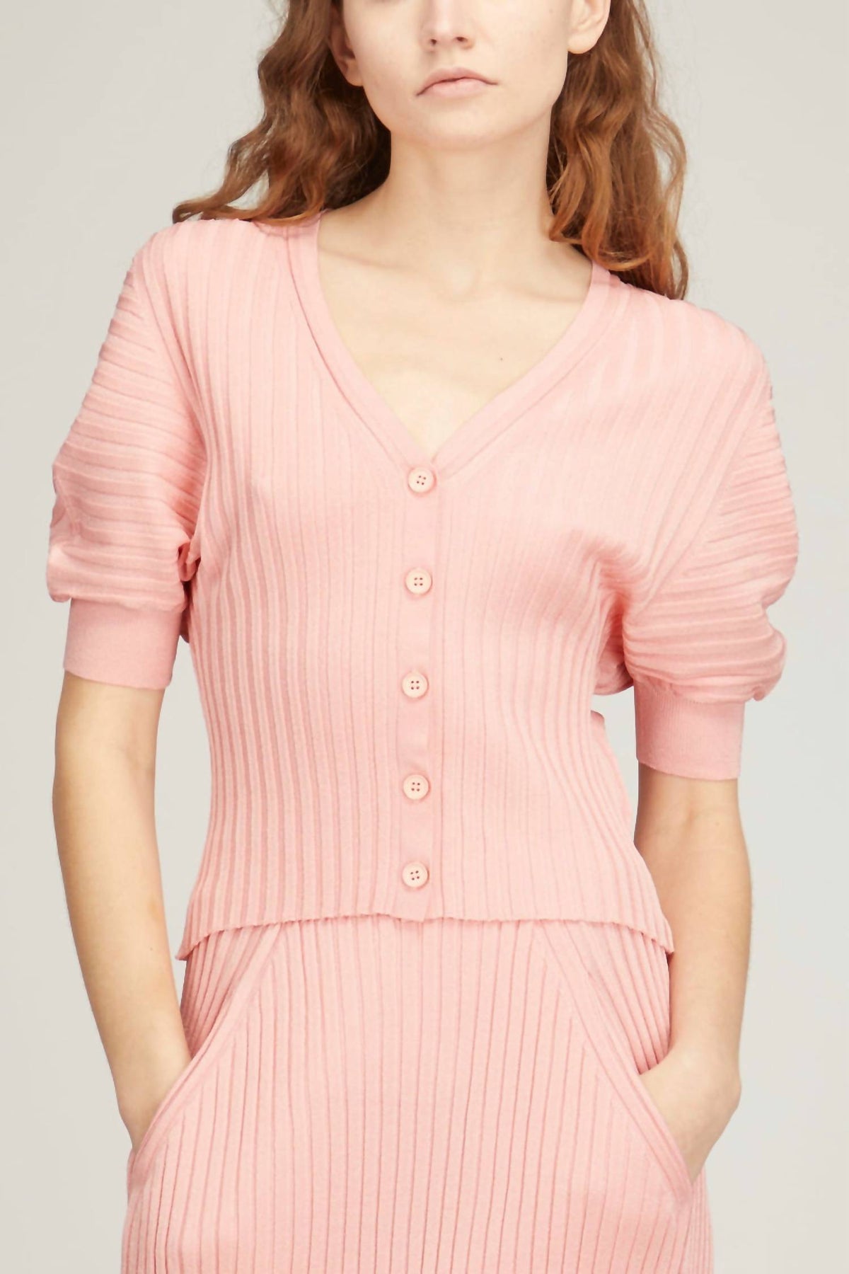 Cardi in Pfirsich stricken